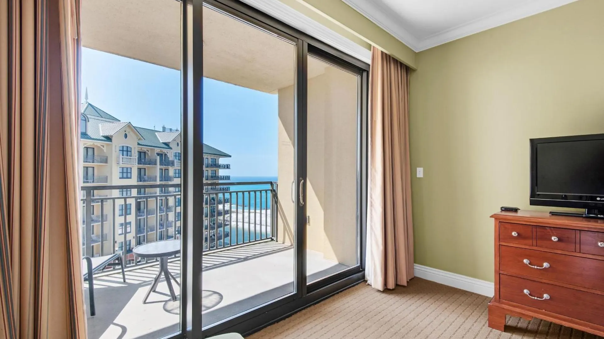 Emerald Grande W1221 Destin 0*,