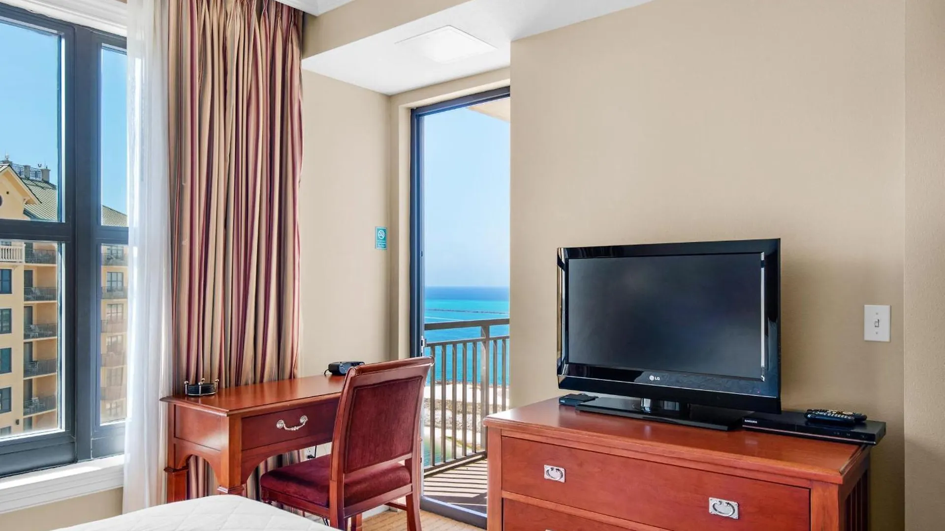 Emerald Grande W1221 Destin 0*,  United States